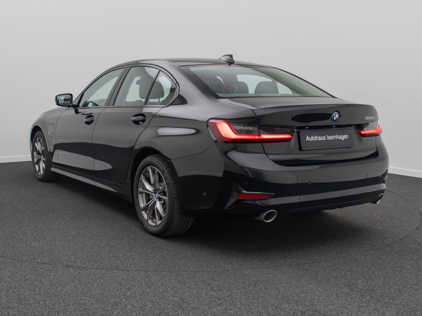Fahrzeugabbildung BMW 320e Sport Line DAB CockPitPr Lenkrhzg AHK Alarm