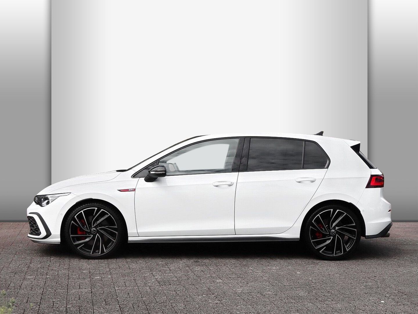 Volkswagen Golf GTI VIII 2.0 TSI OPF DSG PANO LED NAVI HARM foto 4