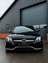 Mercedes-Benz C 63 AMG Mercedes-AMG C 63 Mercedes-AMG - Mercedes-Benz C 63 AMG mit Benzin-Antrieb: Limousine