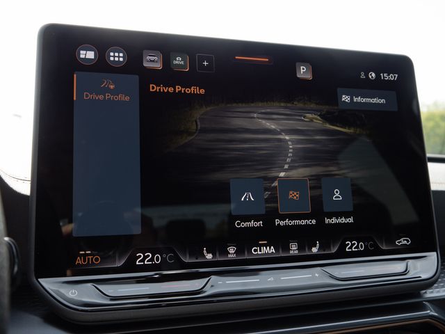 Leon 1.5 TSI MEMORY PDC KAMERA NAVI ACC LED