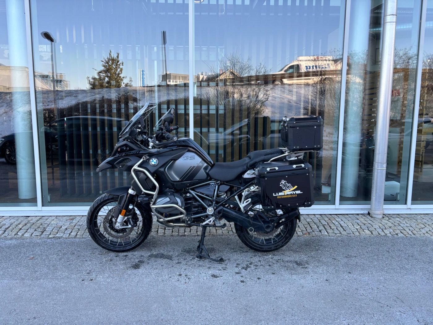 Fahrzeugabbildung BMW R 1250 GS Adventure Triple Black Aluminium Koffe