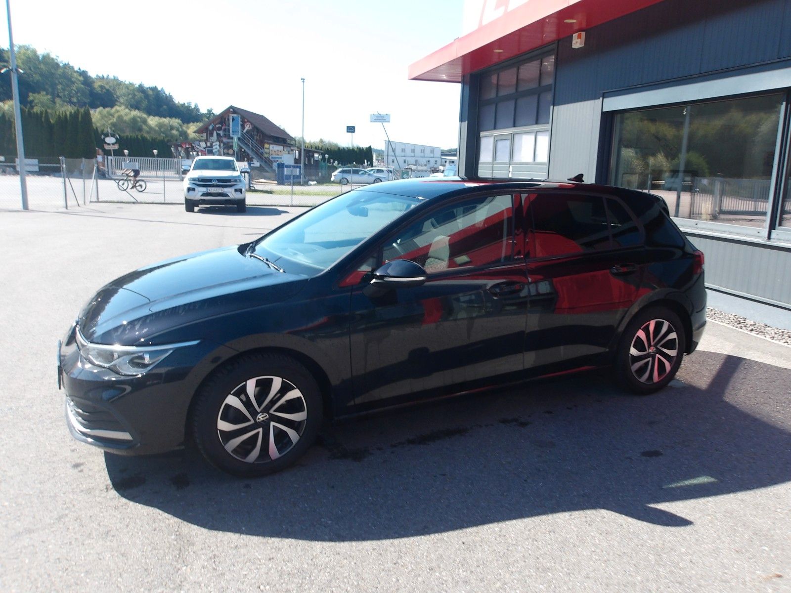 Volkswagen Golf VIII Lim. 110kw *LED+*AHV*RFK*EXP. 14990* imagem 2