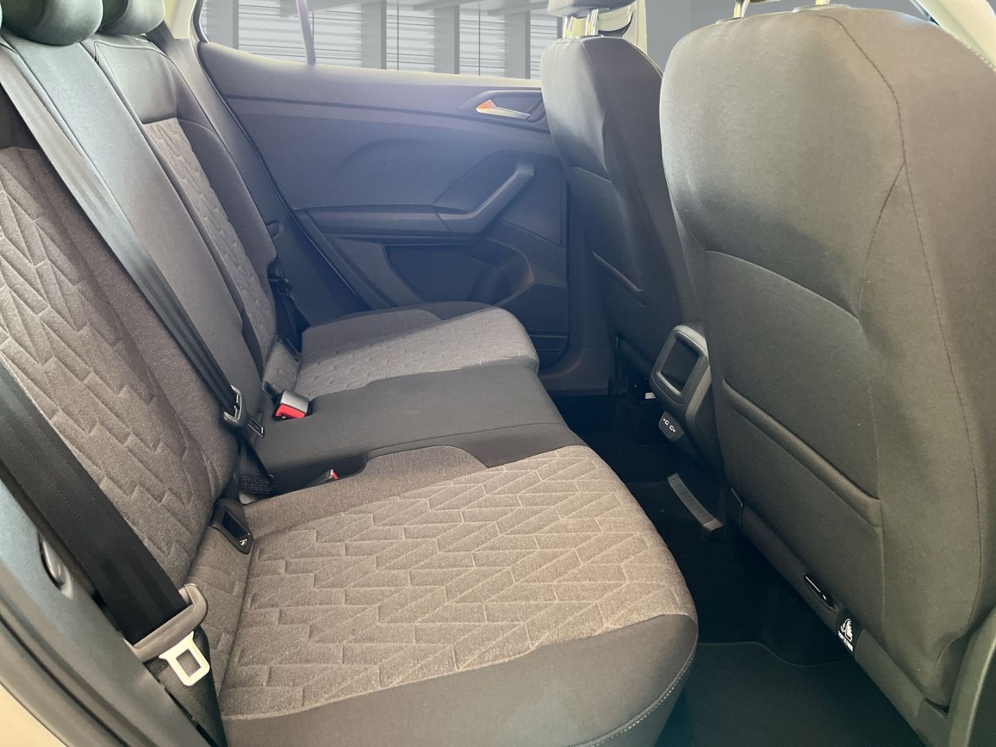 Fahrzeugabbildung Volkswagen T-Cross Life 1.0 TSI Digitales Cockpit LED ACC A