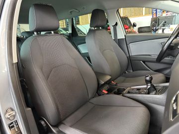 MYAUTOCENTER – Gebraucht- und Jahreswagen mit Werkstattservice in Pfaffenhofen Seat Leon *TAMPO*NAV*CARPLAY*2-ZONEN*PDC*SitzHZ*