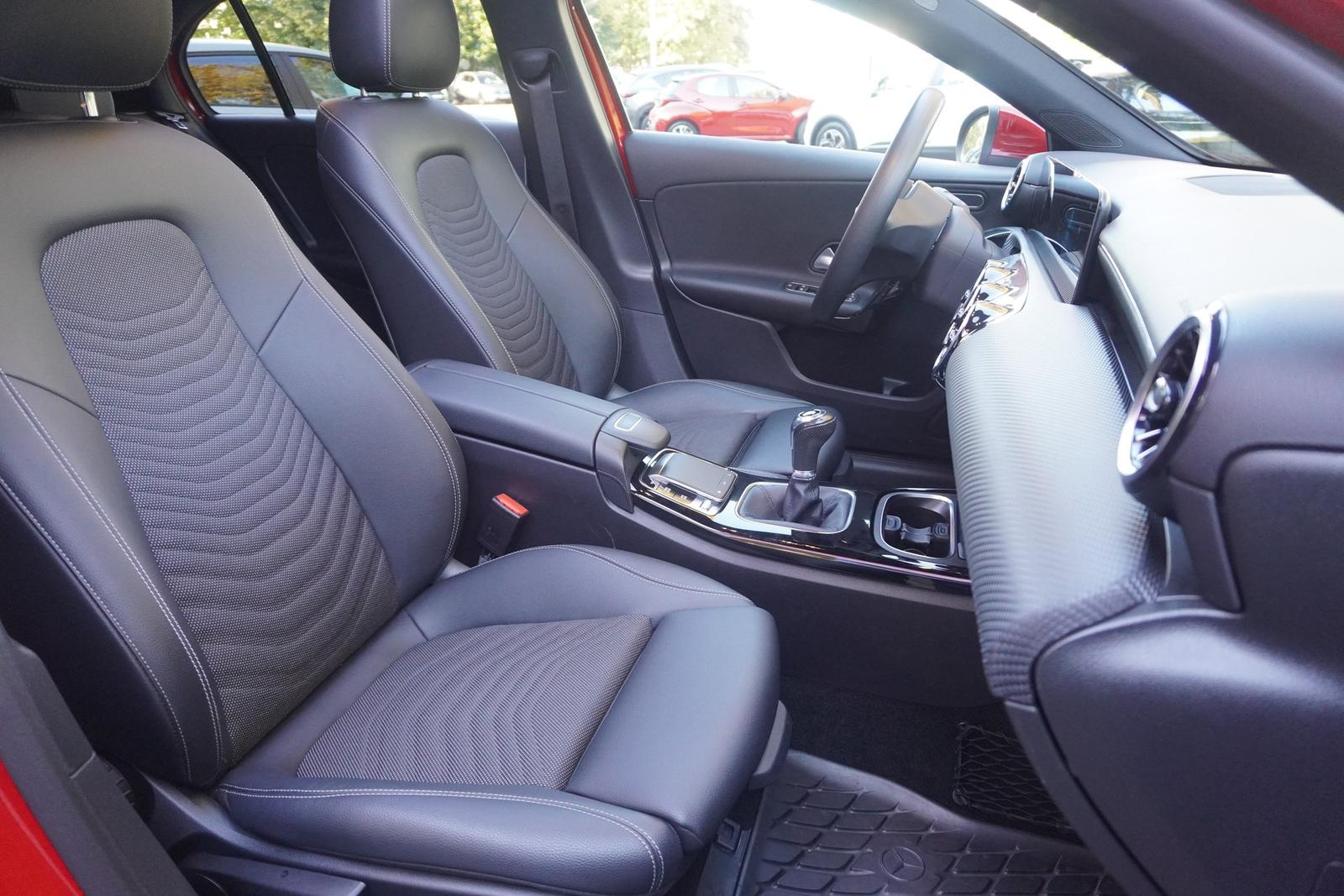 Mercedes-Benz A200 Progressive Navi Panorama Android Apple PDC