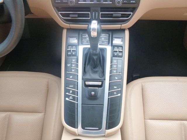 Fahrzeugabbildung Porsche Macan 2,0 TFSI Allrad >KAM/LED/NAV/Leder/SHZ/PDC