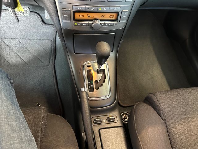 Toyota Avensis 2.4 Executive Liftback