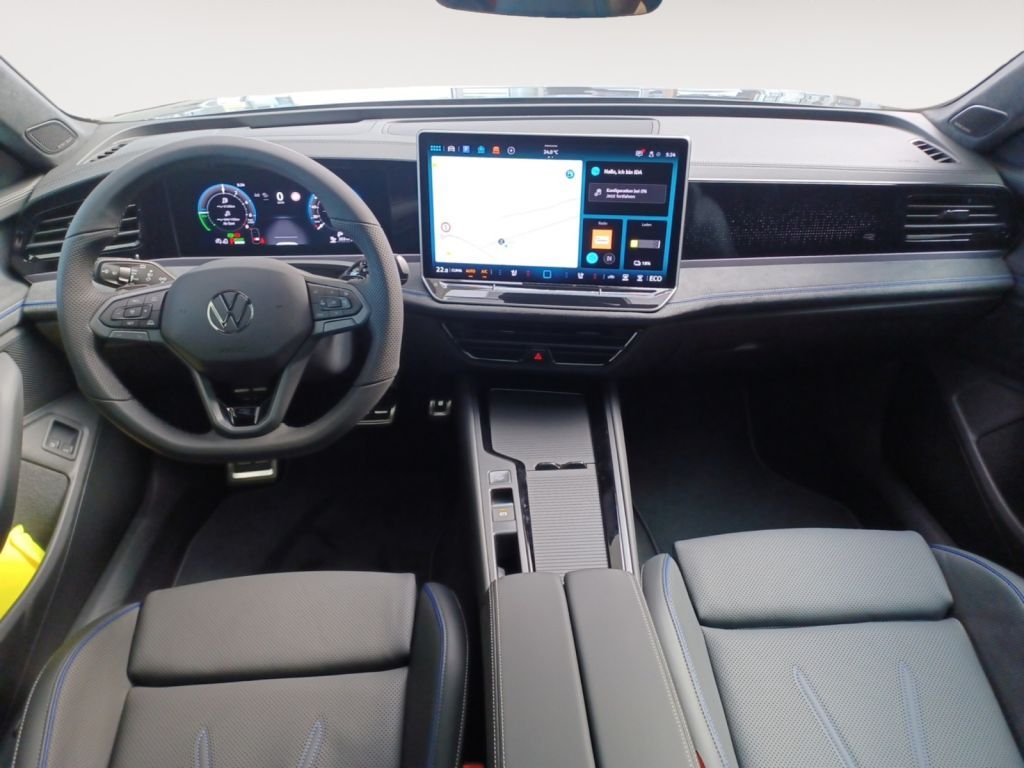 Fahrzeugabbildung Volkswagen Passat Variant R-Line Signature 5 Jahre Garantie