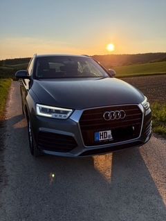 AUDI Q3 2.0 TDI S Line AHK Navi Grau Metallic