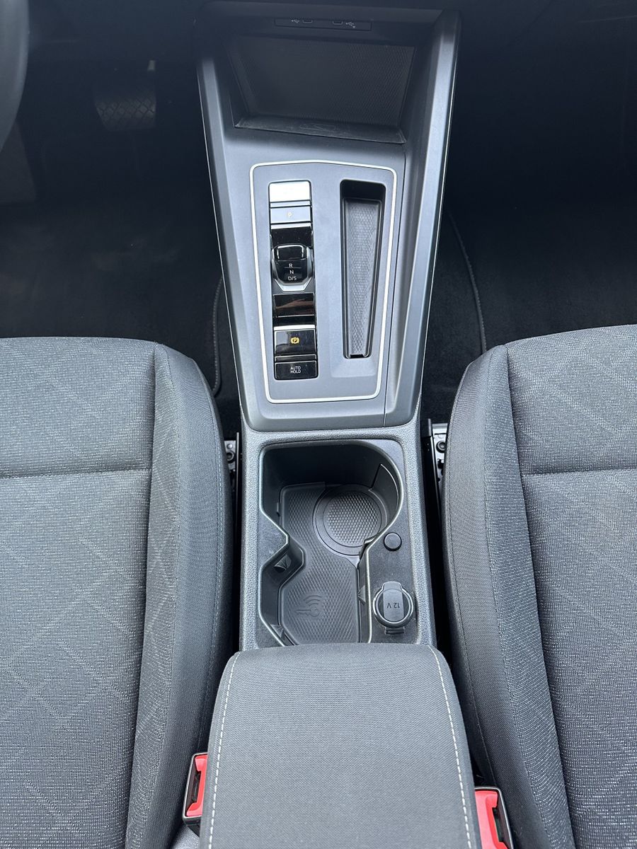 Fahrzeugabbildung Volkswagen Golf Variant 2.0 TDI DSG Life LED+ACC+SHZ+VCOCK