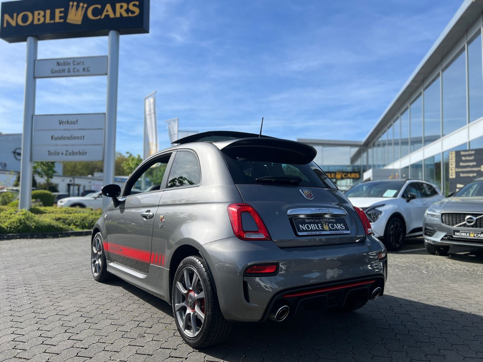 Fahrzeugabbildung Abarth 595 Skydome PANO XEN NAV SHZ PDC ALU