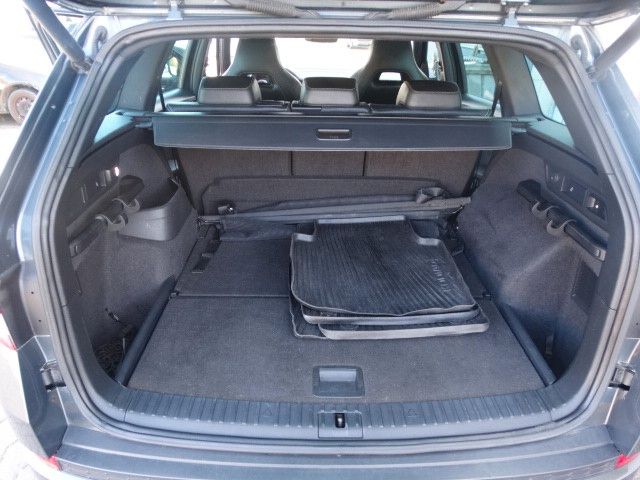 ŠKODA Kodiaq Kodiaq Sportline 2.0 TSI DSG 4x4 *AHK *Standheiz – Bild 18 von 20