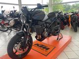 Husqvarna 801 Svartpilen Blue -Edition