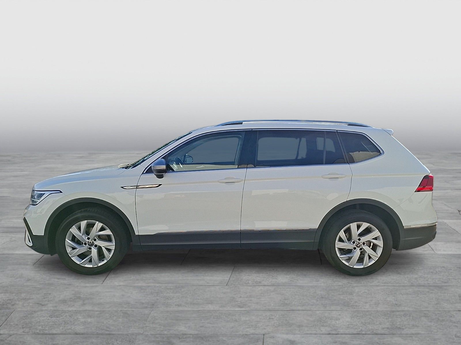 Fahrzeugabbildung Volkswagen Tiguan Allspace TSI Life DSG 7-Si LED Navi VC HU