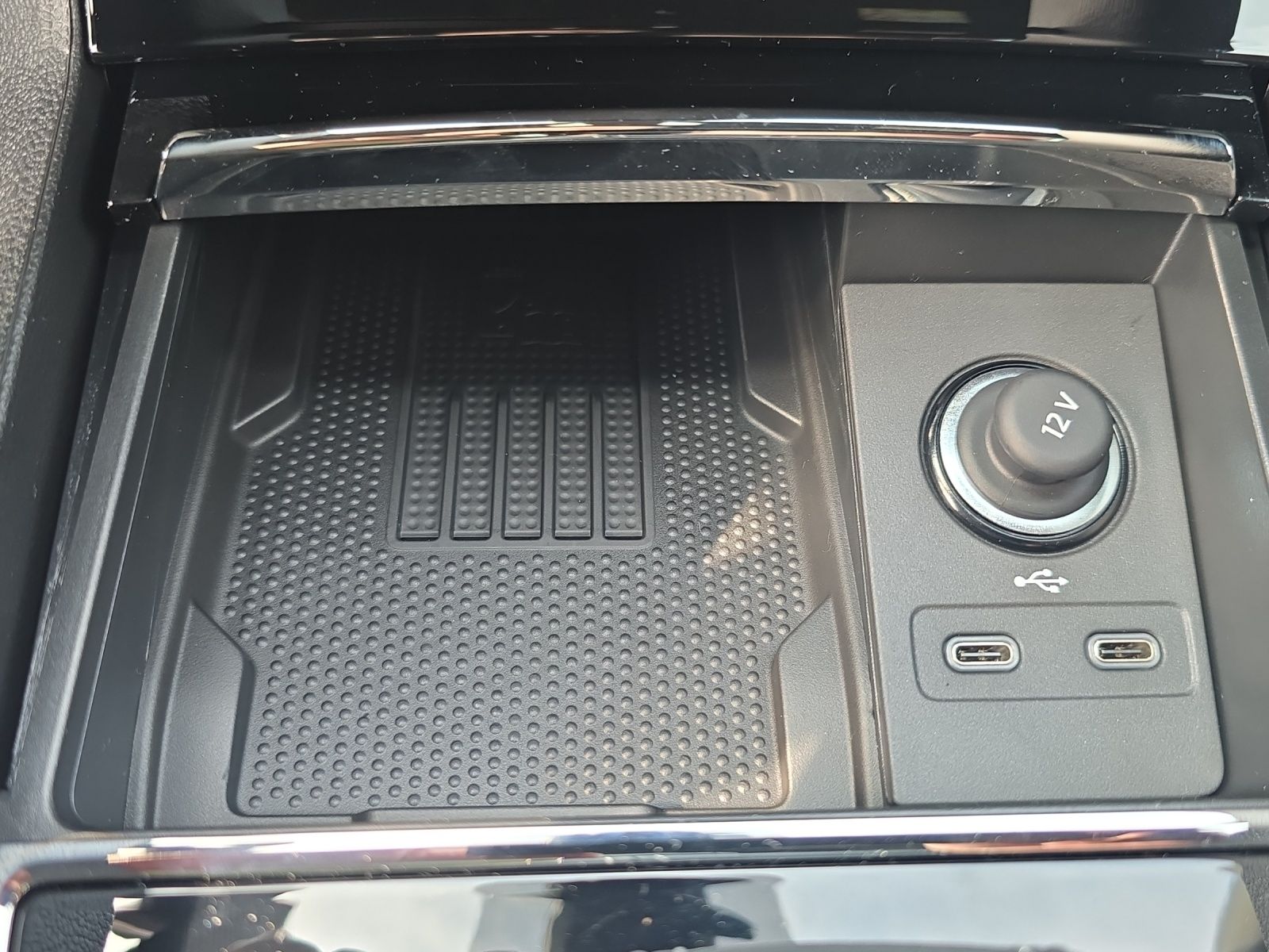 Fahrzeugabbildung SKODA Karoq Sportline 1.5 TSI DSG AHZ MATRIX NAVI ACC