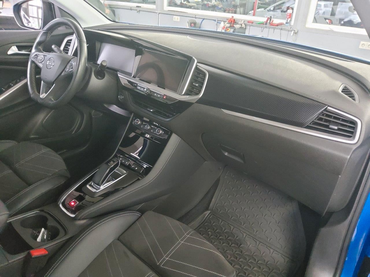 Fahrzeugabbildung Opel Grandland (X) ULTIMATE 4HYBRID NAVI/LED/360°/AHK