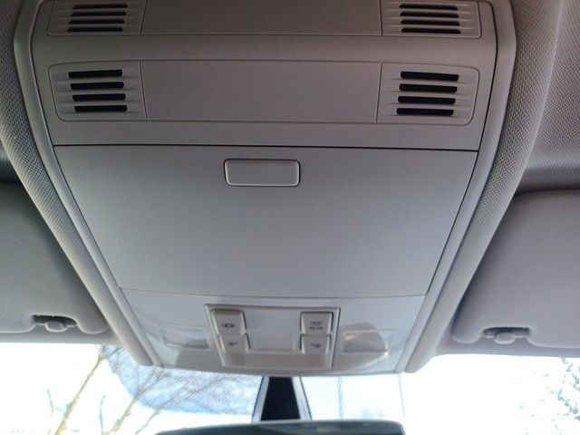 Fahrzeugabbildung Volkswagen Golf VII Lim. 1.0TSI Comfortline BLUETOOTH+SITZH