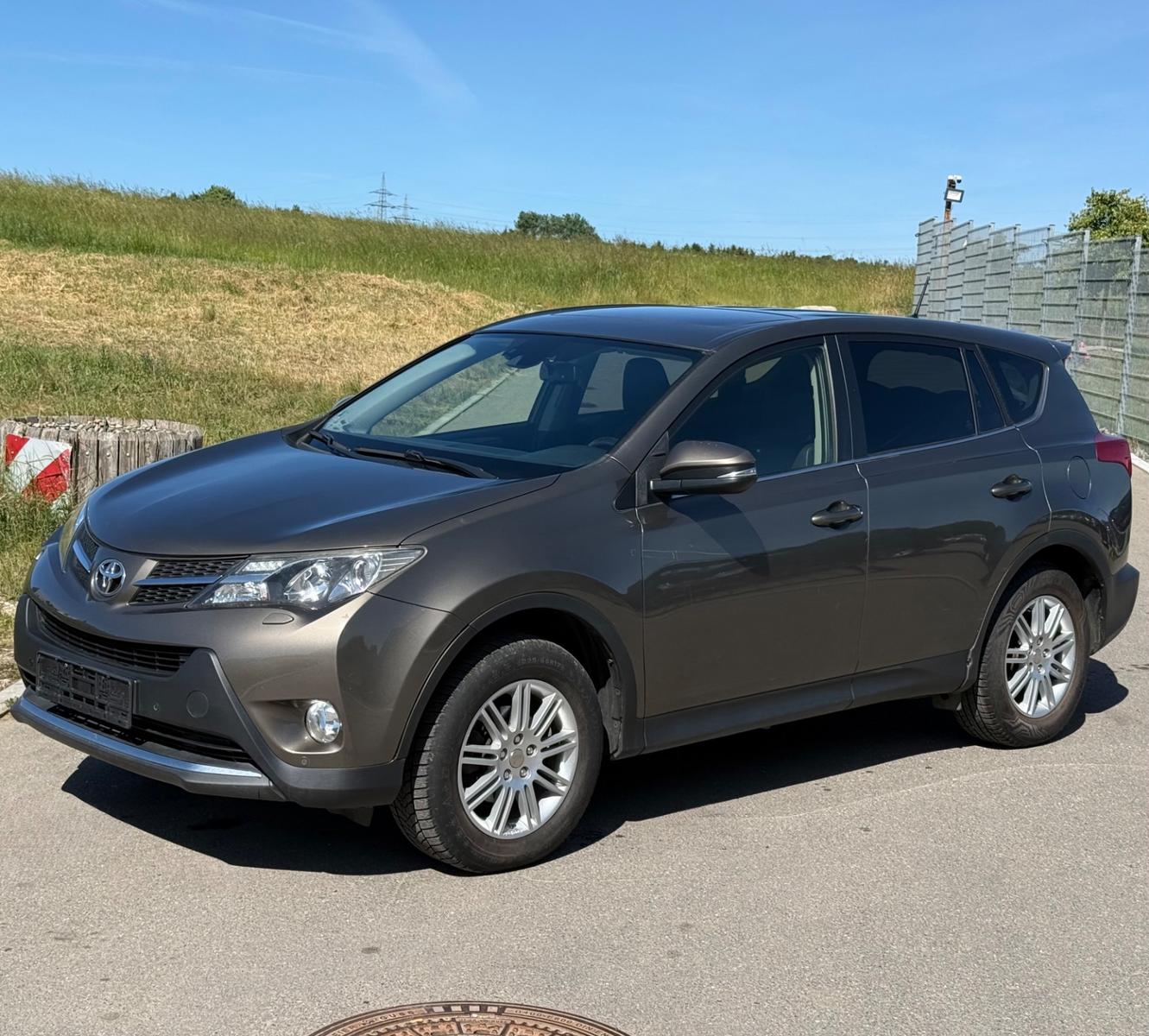 Toyota RAV 4 2.2 D-4D 4x4 Edition *EURO.5*AUTOMATIK*NAV
