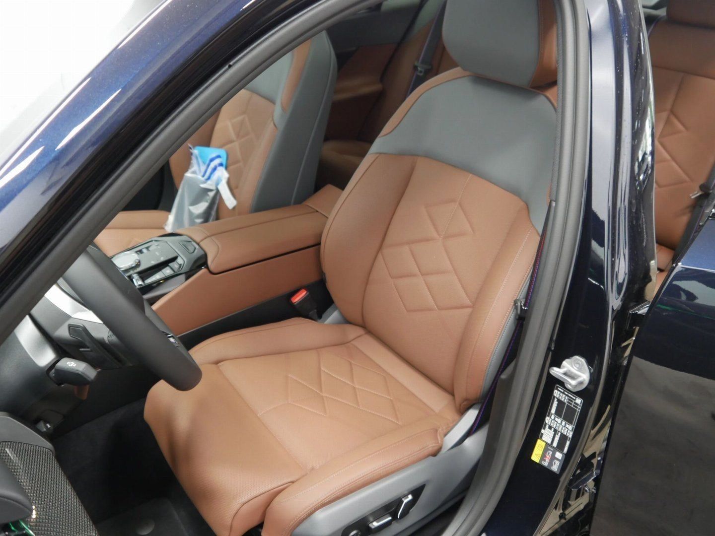 Fahrzeugabbildung BMW i5 xDrive40 M Sportpaket pro, aktive Sitzbelüftu