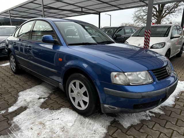 Volkswagen Passat 1.8 Lim.*Sportline*Klimaanlage*Schiebed.*