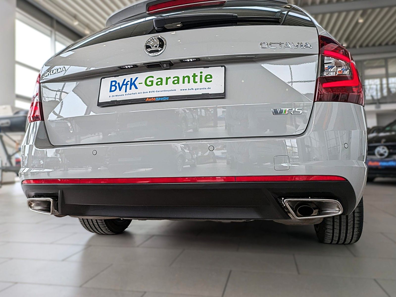 Fahrzeugabbildung SKODA Octavia RS DSG PANO ACC LED VIRTUAL CAM CARPLAY