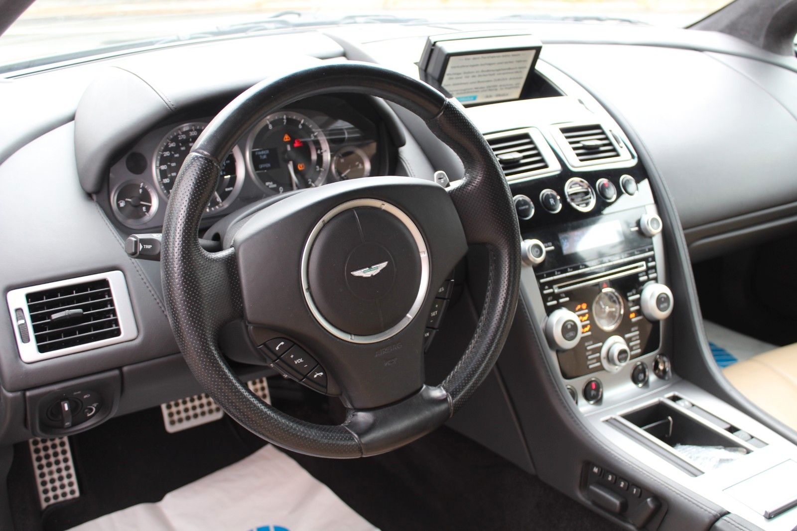 V8 Vantage Roadster 4.7l Sportshift Schön!