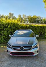 Mercedes-Benz CLA 200 Shooting Brake - - silberne Mercedes-Benz CLA 200 Shooting Brake