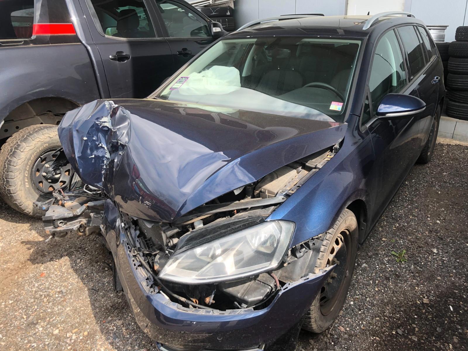 Volkswagen Golf VII Variant Allstar Unfall Front