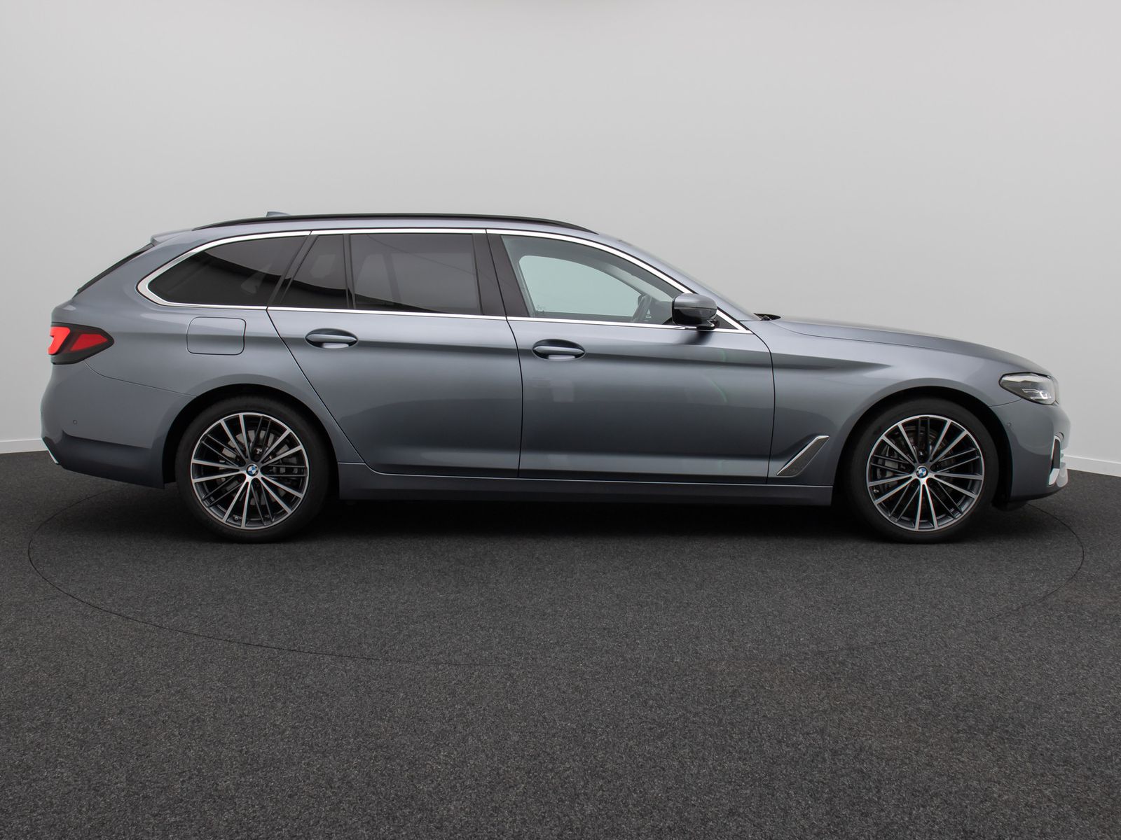 Fahrzeugabbildung BMW 540i xD Luxury Line Panorama Kamera HUD 4xKlima