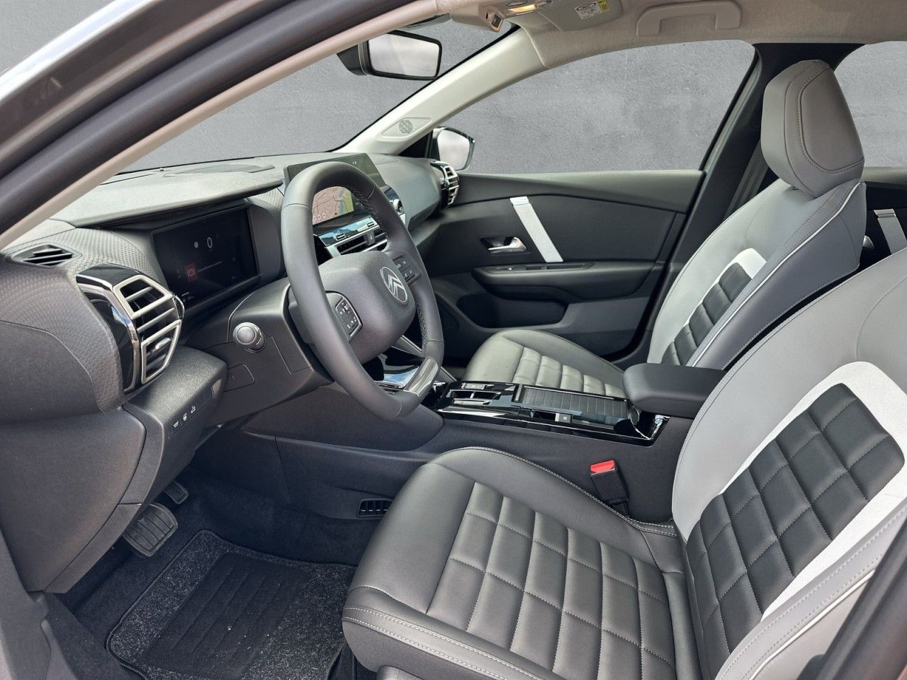 Fahrzeugabbildung Citroën C4 X Hybrid MAX - mit KI generiert/bearbeitet