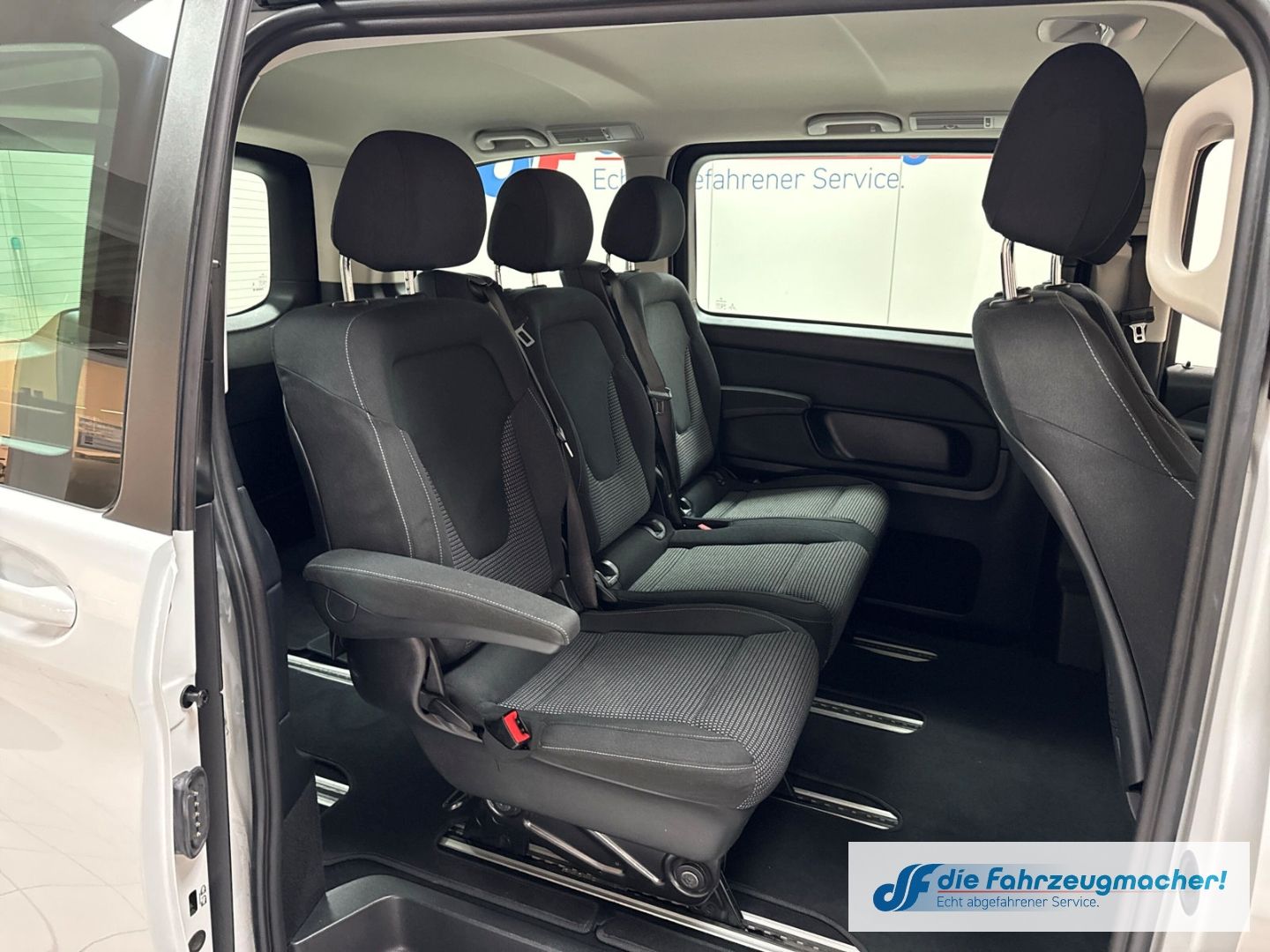 Fahrzeugabbildung Mercedes-Benz V 250 d kompakt LED Blendfreies Fernl. Kurvenlic