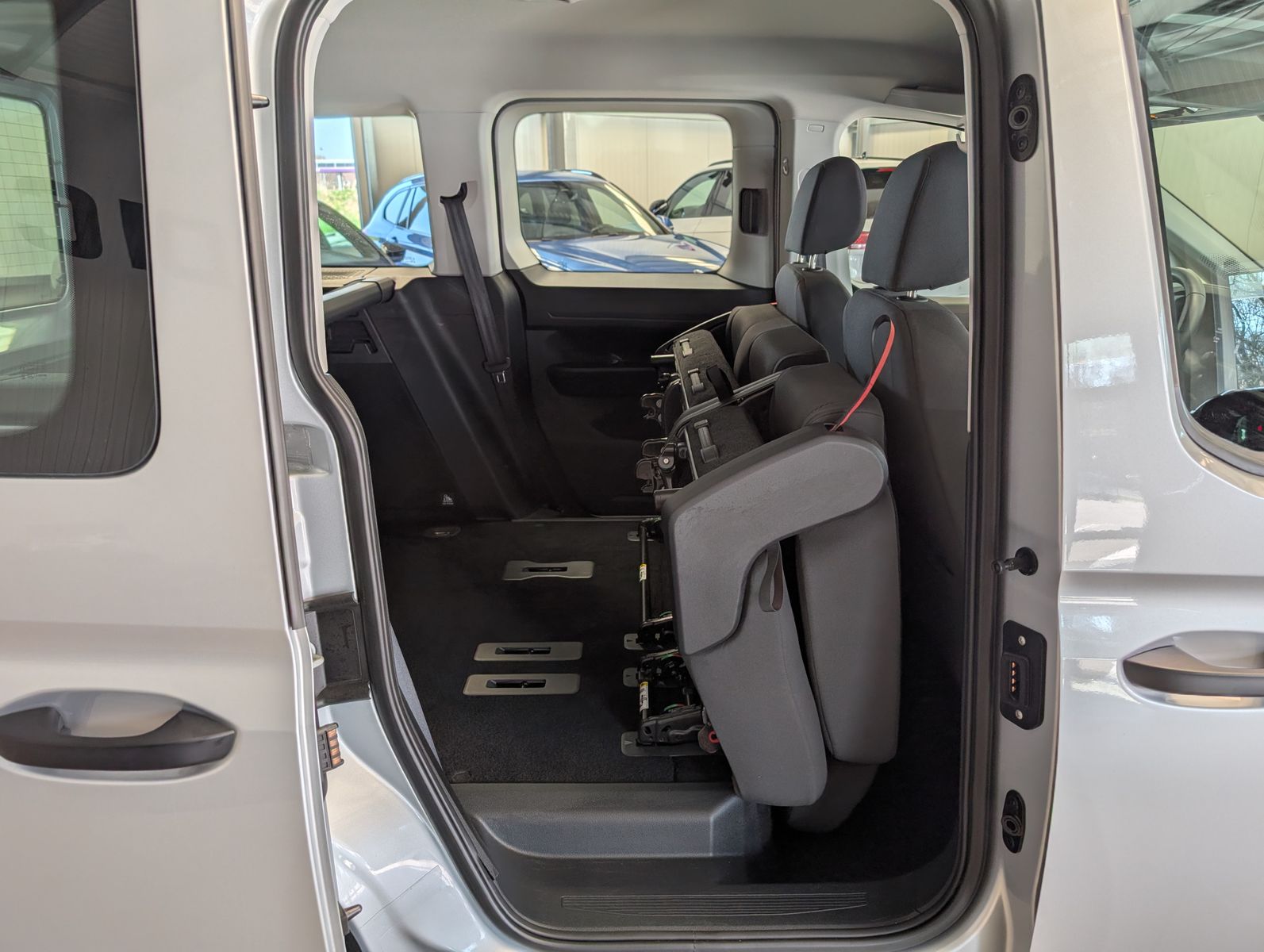Fahrzeugabbildung Ford Tourneo Connect 2.0 Trend Tempo Navi Klima PDC