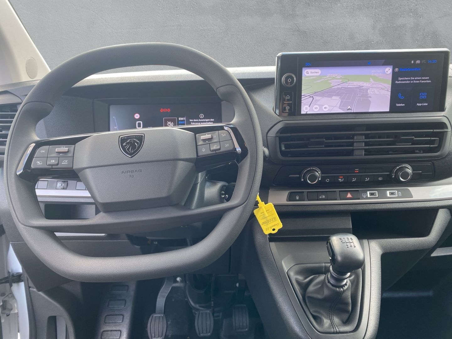 Fahrzeugabbildung Peugeot Expert Peugeot Kasten Lang 2.0 145PS *Kamera*Nav