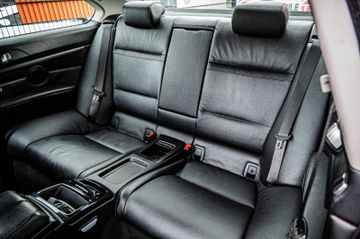 Fahrzeugabbildung BMW 325i Coupe M-Paket|SCHALTER|KLIMAA|LEDER|SHZ