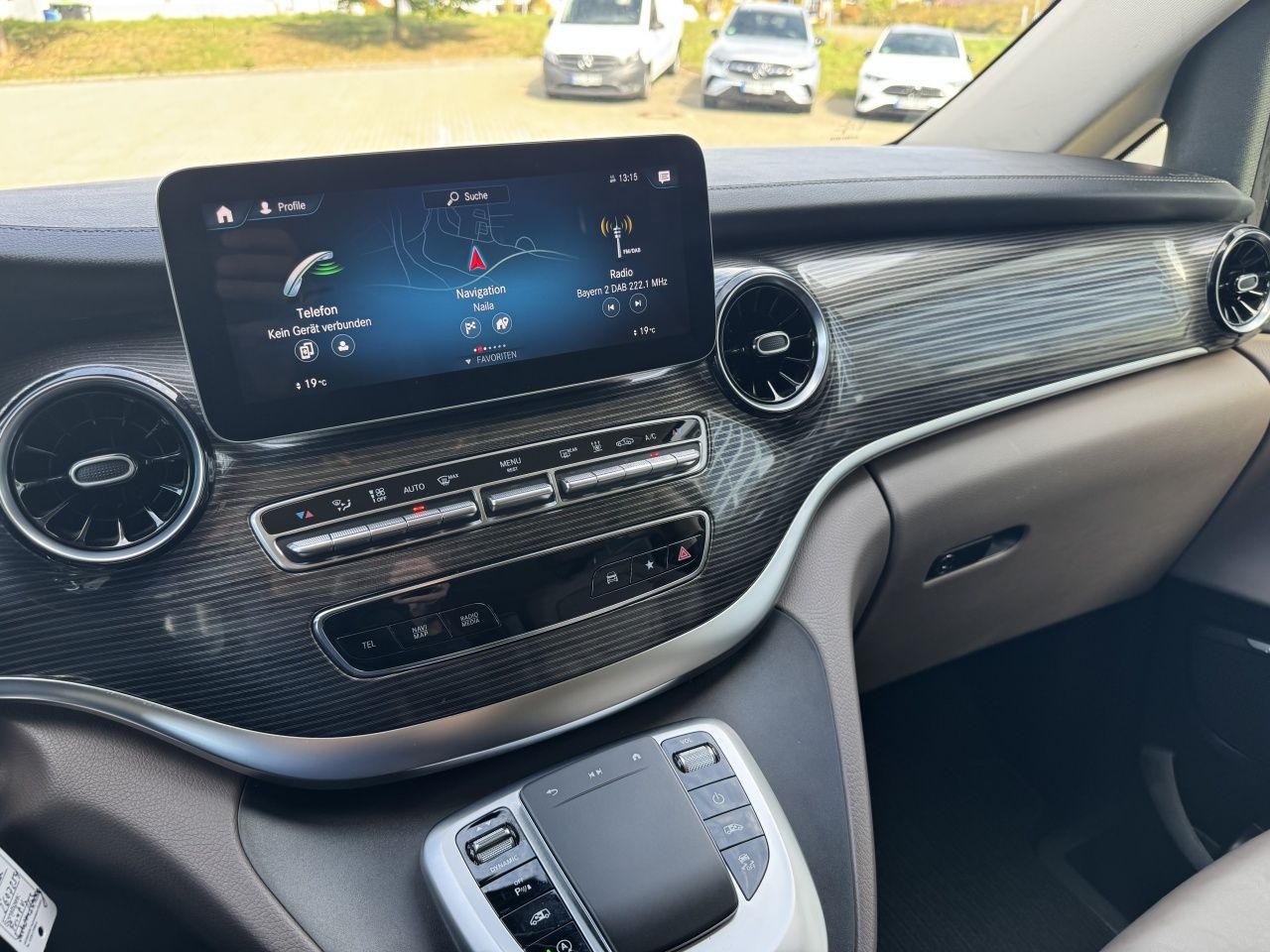Fahrzeugabbildung Mercedes-Benz V 300d Avantgarde Ed. 4x4 Distronic*AHK*Standhzg