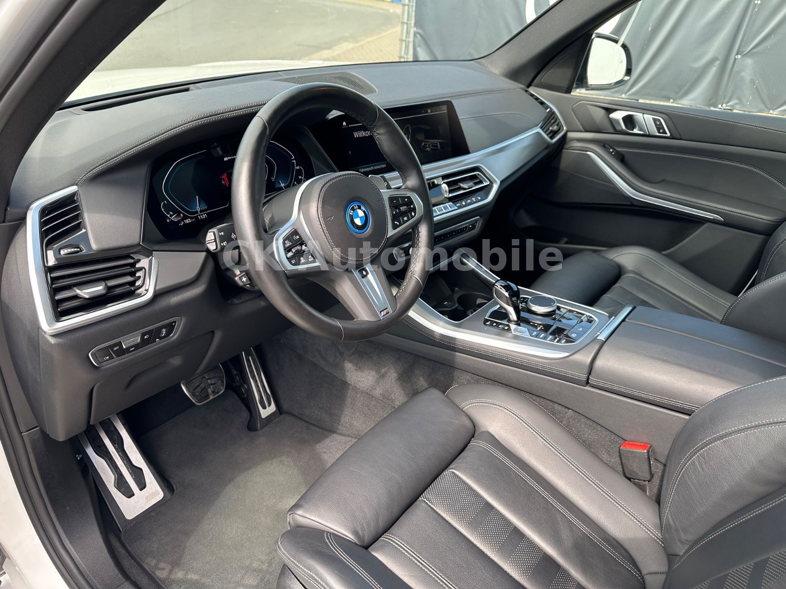 Fahrzeugabbildung BMW X5 xDrive45e M-Sport/Laser/Pano/Head-Up/360°/AHK