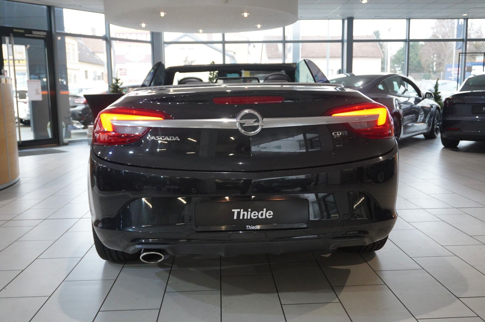 Fahrzeugabbildung Opel Cascada 2.0D INNOVATION BI-XENON/SHZ/SPORT/LEDER