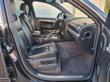 Porsche Cayenne - 10