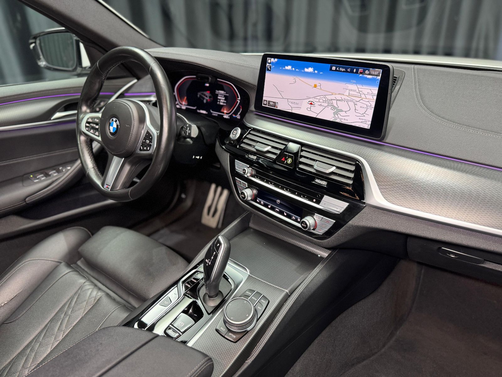 Fahrzeugabbildung BMW 530 d xDrive M Sport|360°|LASER|HUD|