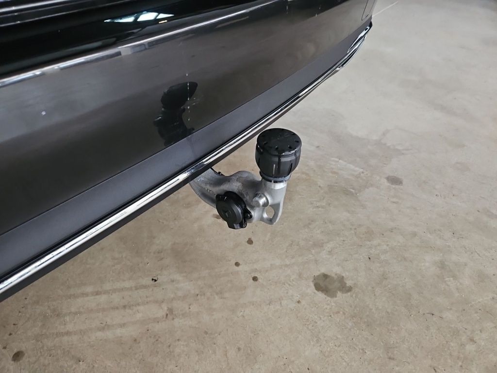 Fahrzeugabbildung Mercedes-Benz E 220 dT Avantg. Totwi. AHK ACC LED Ambie. Navi