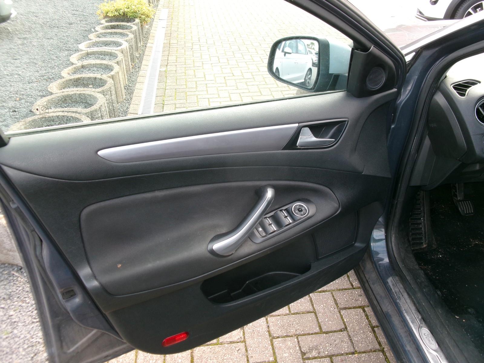 Ford Mondeo 2011 — photo 12