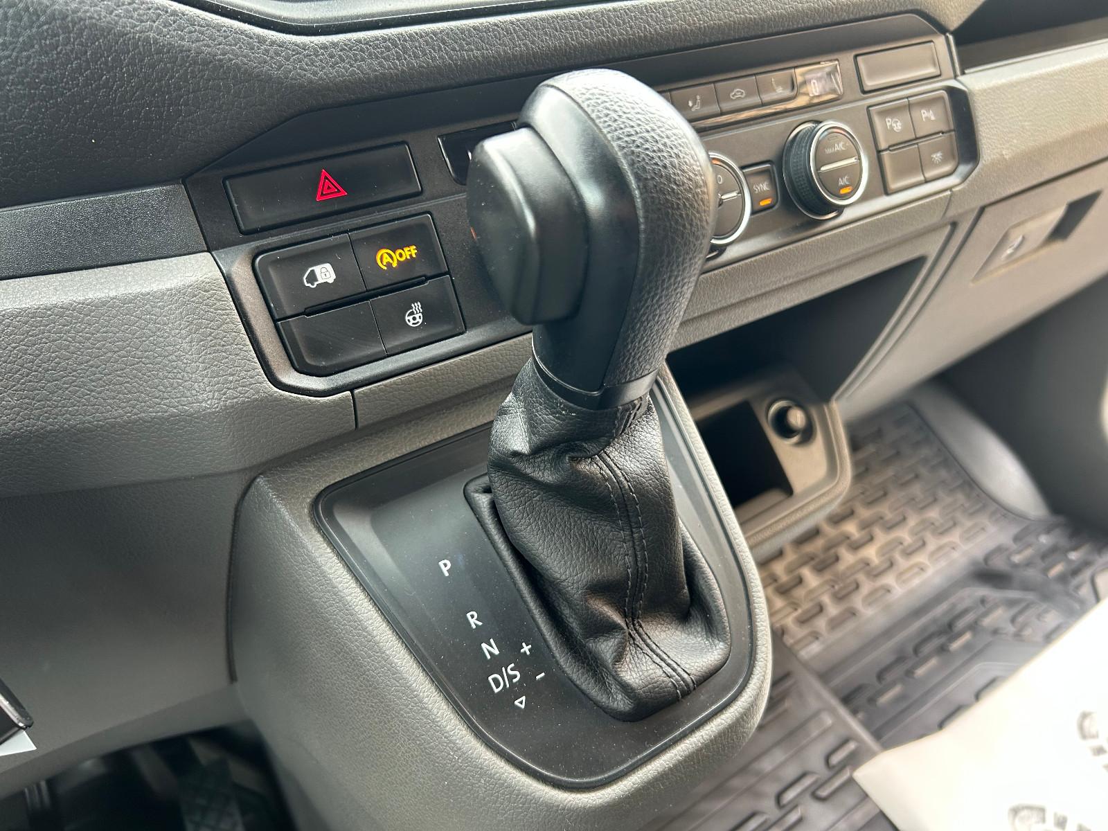 Volkswagen CRAFTER LANG AUTOMATIK ACC SPURHALTE. STANDHZG