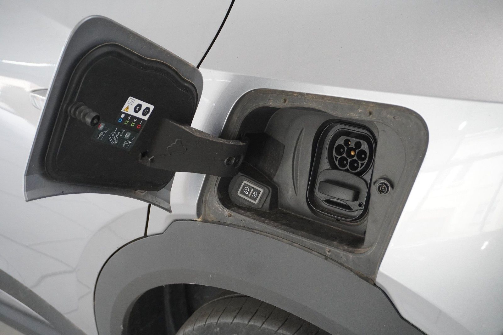Fahrzeugabbildung Opel Mokka-e ULTIMATE 3-PHASIG NAVI/LED/KAMERA/DAB+