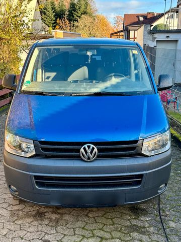 Volkswagen VW T5 Transporter 9 Sitzer Top Zustand