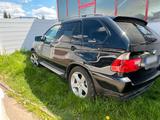 BMW X5 E53 3D - BMW X5 aus 2004 mit Diesel-Antrieb