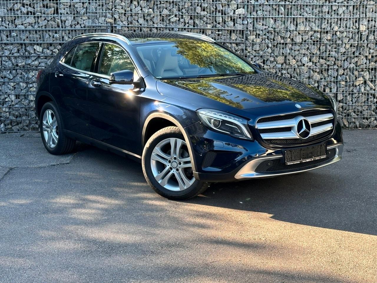 Mercedes-Benz GLA 200 Urban AHK -Bi Xenon -Kamera -Navi - Shz