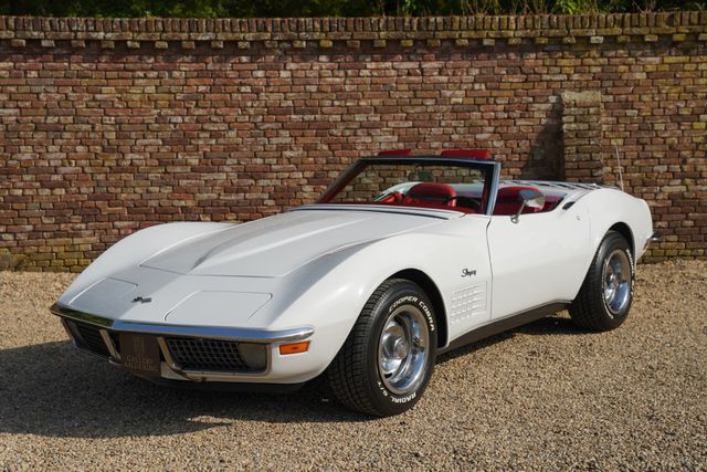 Corvette C3 Stingray 350 Convertible "Classic White over