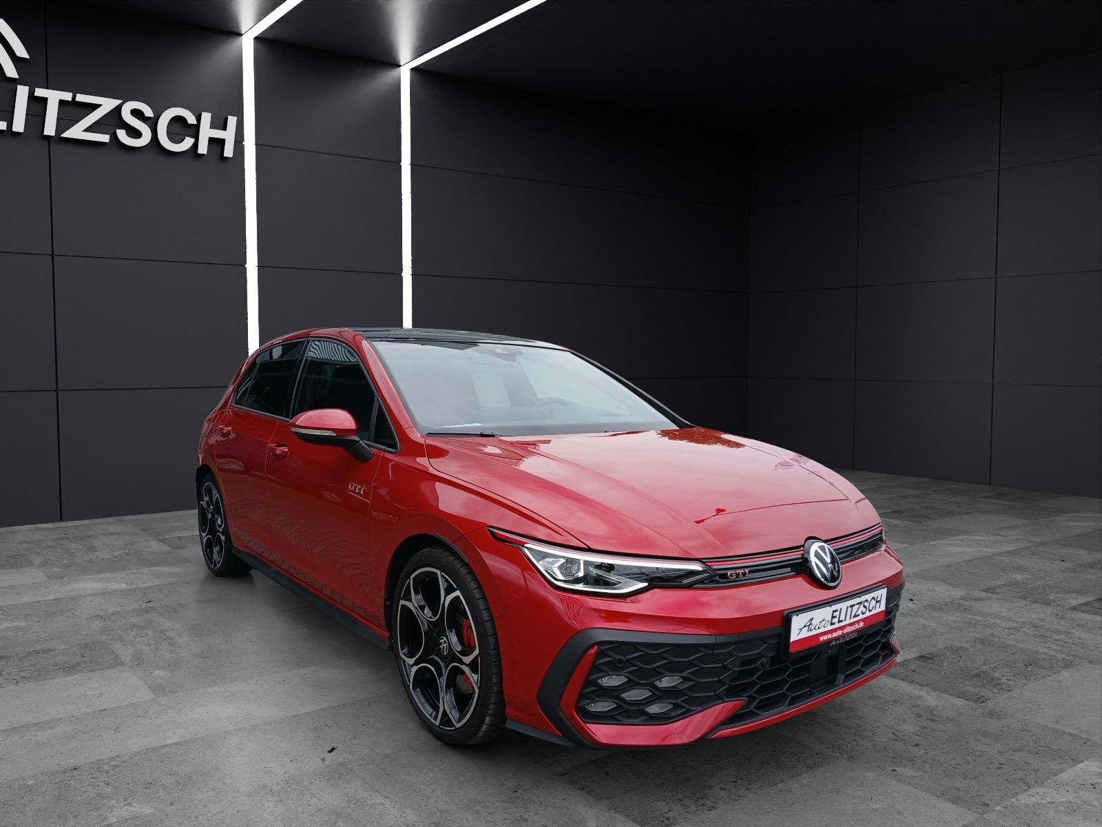 Fahrzeugabbildung Volkswagen Golf VIII GTI DSG Matrix AHK Navi Harman AID ACC