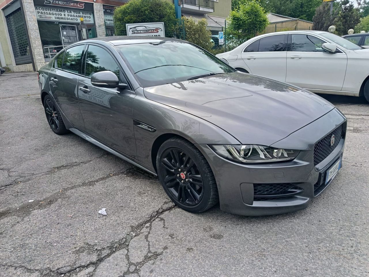 JAGUAR XE