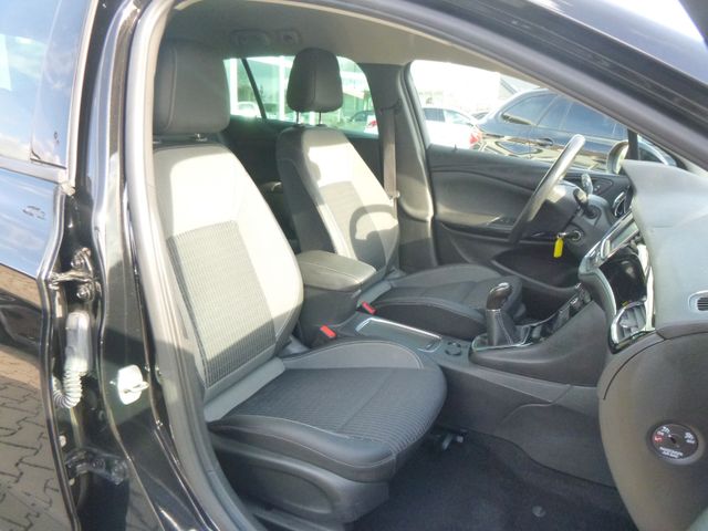 Fahrzeugabbildung Opel Astra K Sports Tourer 1,5 D >NAV/LED/KAM/PDC<